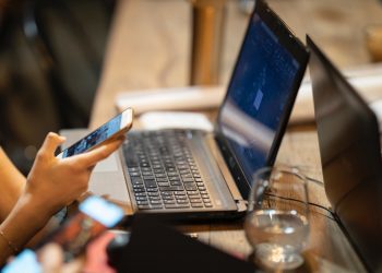 The Pocket Professional – Utilising Your Smartphone as a Business Tool