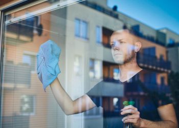 A Guide to Hiring a Window Cleaning Company for Your Home or Office