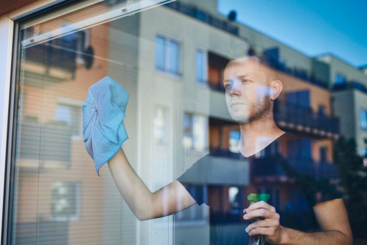 A Guide to Hiring a Window Cleaning Company for Your Home or Office