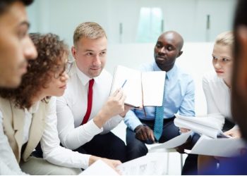 10 Essential Factors to Consider When Hiring a General Contractor