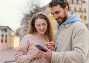 Bold Color Schemes Make a Splash in Bathroom Renovations