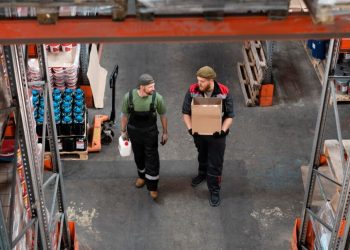 Last-Mile Distribution and Warehousing: The Cornerstone of Modern E-Commerce Logistics