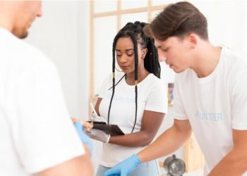 A Critical Examination of Premier360Solutions.com’s Role in Connecting You with a California Medicare Advantage Agent