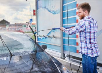 Why Rocklin Auto Glass Replacement Shops Recommend OEM Glass