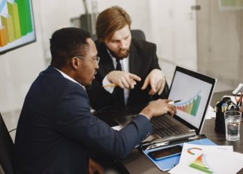 Leveraging DefiLlama for Strategic DeFi Insights and Analysis