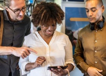 Guru launches Slack AI search. Now, employees can search across all their apps–without leaving Slack.