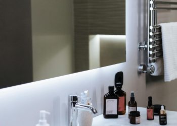 The Rise of Smart Living: LED and Smart Bathroom Mirrors