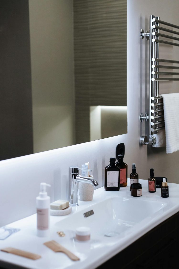 The Rise of Smart Living: LED and Smart Bathroom Mirrors
