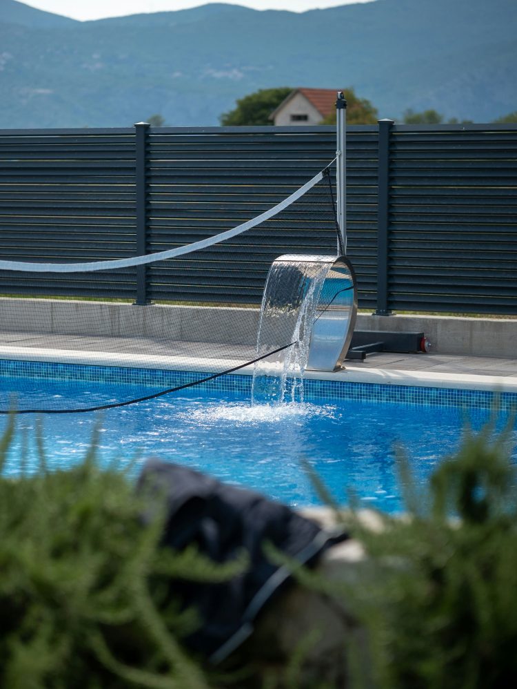 The Ultimate Guide to Choosing the Right Pool Fencing