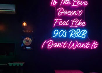 Surprise Mom with a Custom Neon Sign from Radikal Neon: A Gift That Shines Bright