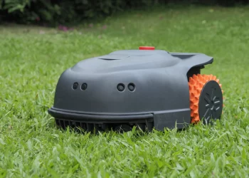The Perfect Cut, Every Time: altversebot’s Robotic Mower Sets the Standard