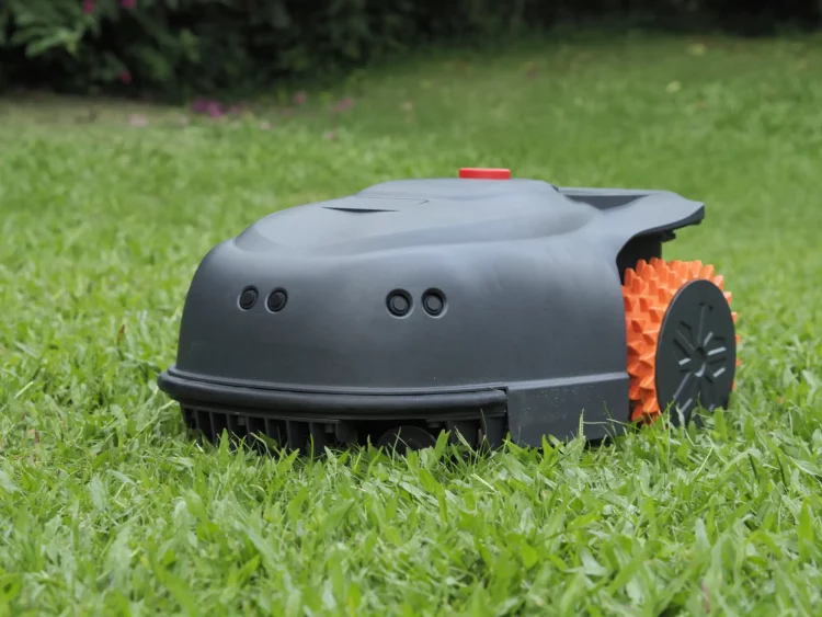 The Perfect Cut, Every Time: altversebot’s Robotic Mower Sets the Standard
