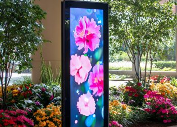 The Future of Advertising: What Is an Outdoor Digital Totem?