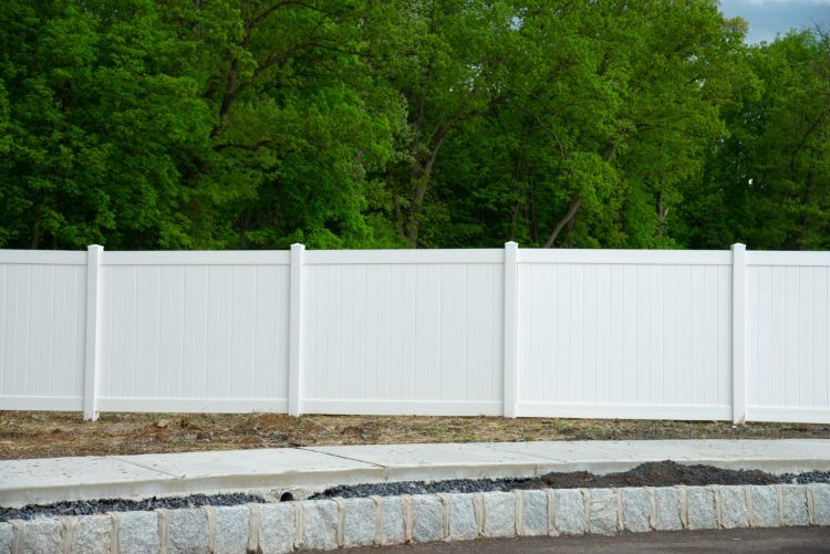 Use of Vinyl Fencing Panel