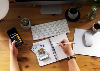 Top 5 Fintech Tools Revolutionizing Personal Finance for Gen Z