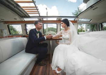 Why Are Hourly Limo Rentals Deemed Advantageous?