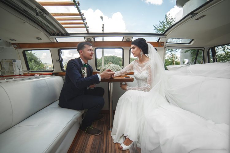 Why Are Hourly Limo Rentals Deemed Advantageous?