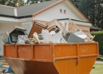 What Factors Affect the Cost of a Trash Dumpster Rental?