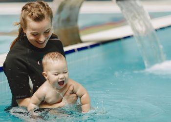 How Early Should Your Infant Start Swimming Lessons in Huntsville, AL?