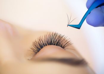 The Secret to Seamless Lash Application: Why Clear Glue Eyelash Adhesives Are a Game-Changer