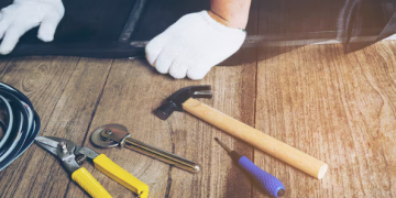 7 Step Roof Flashing Repair Guide (Tools, Process, & More)