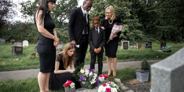 A Compassionate Guide to Funeral Planning: Supporting Your Family Through Difficult Times